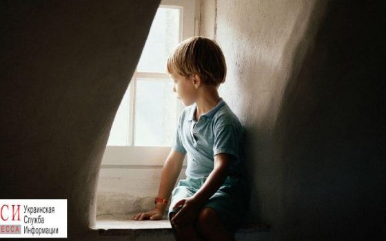 Сотрудники социальной службы забрали ребенка у семьи, живущей в антисанитарии «фото»