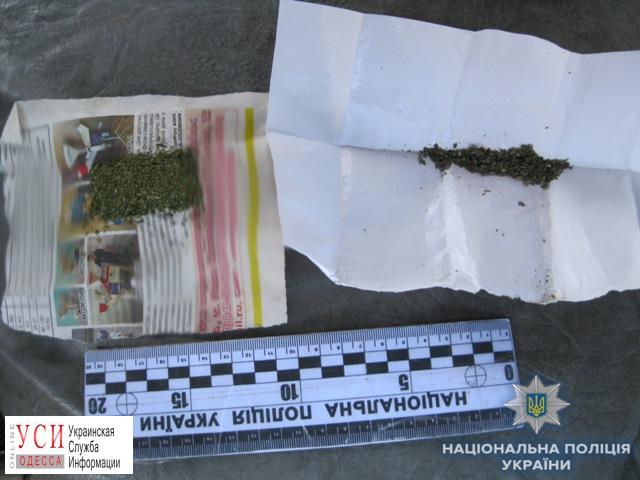 Житель Измаила хранил марихуану в носках (фото) «фото»