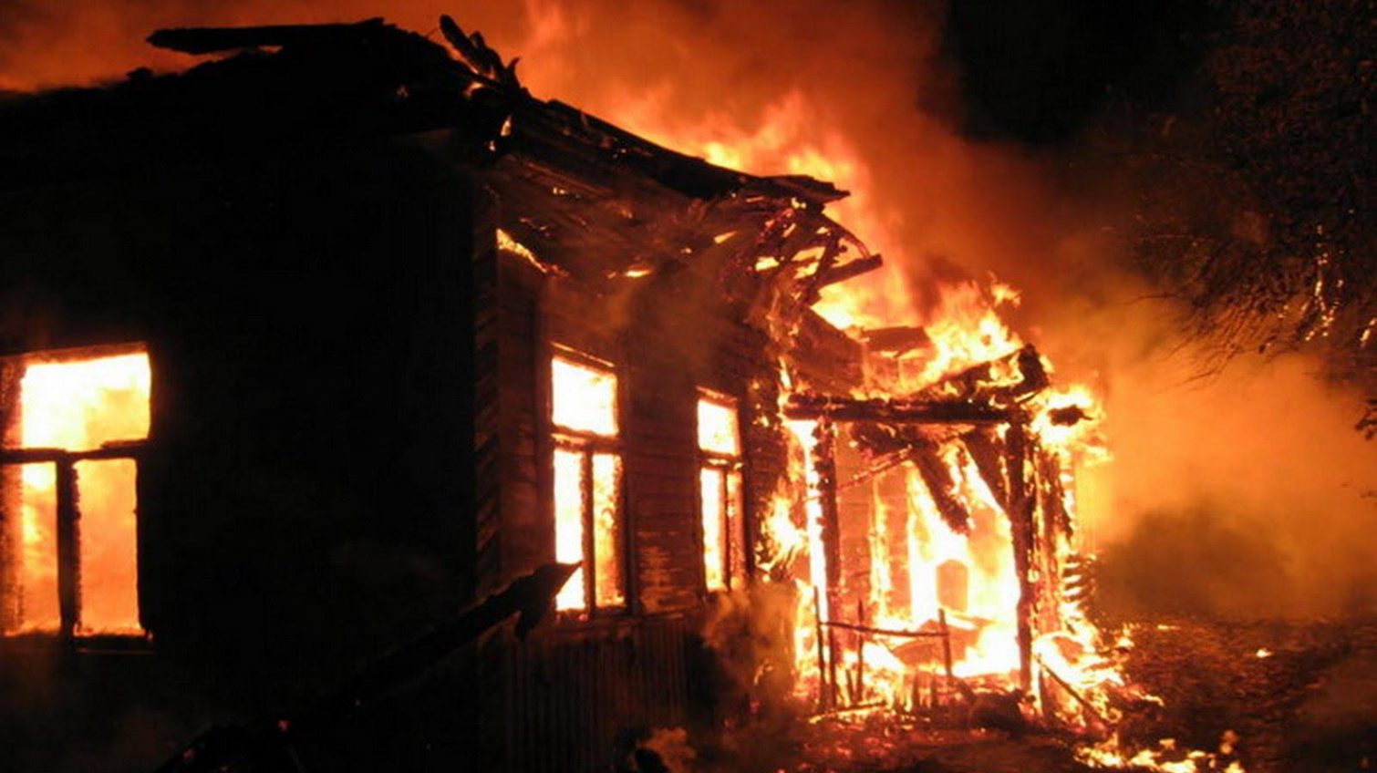 В Одессе сгорел дом многодетной семьи (видео) «фото»