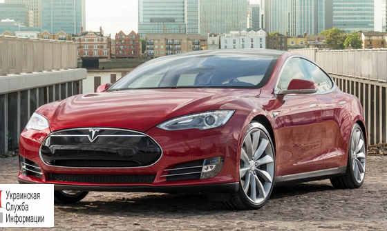 Семья одесского таможенника обзавелась тремя электрокарами “Tesla” «фото»