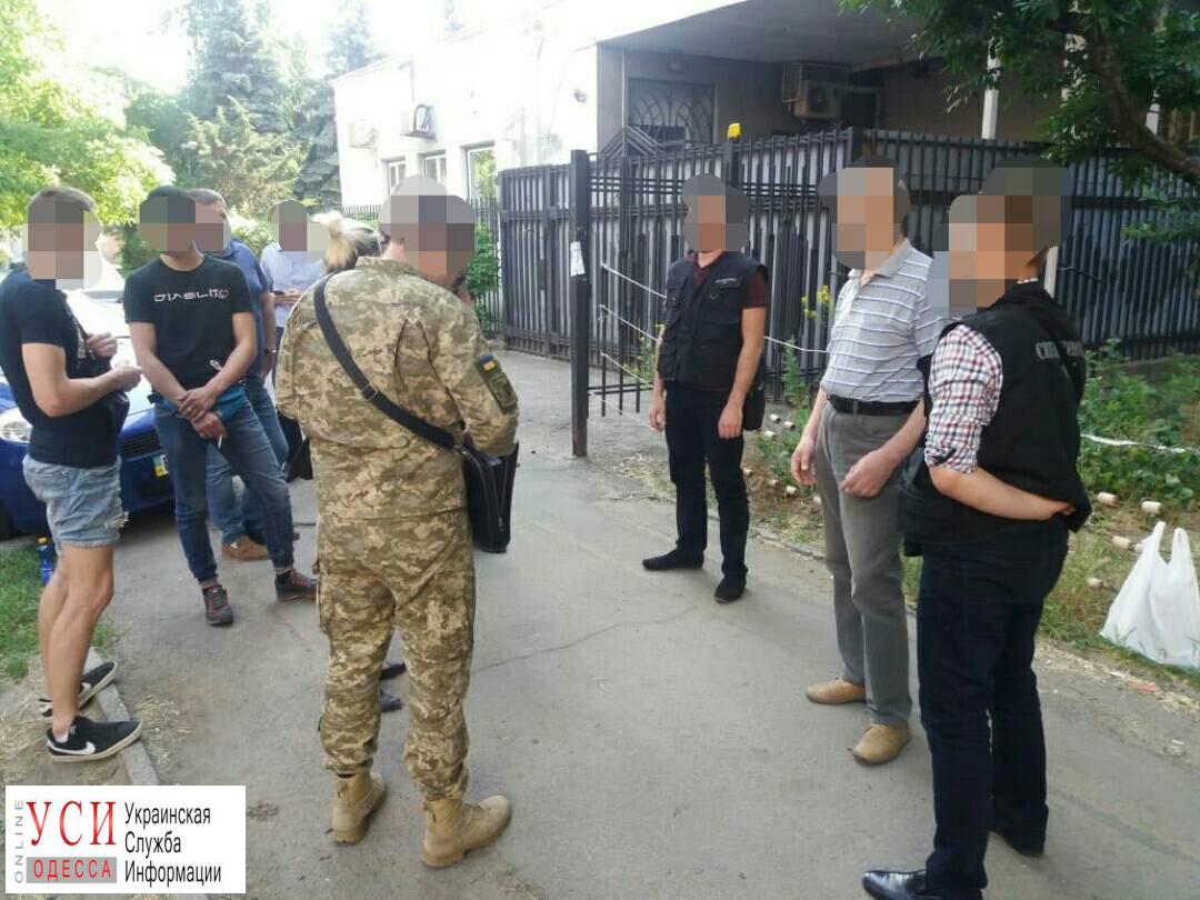 Врач одесского военкомата задержан на взятке (фото) «фото»