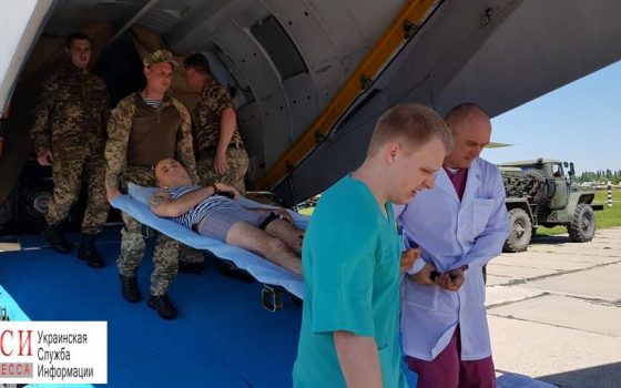 В Одессу прибыл самолет с ранеными военными – впервые за полгода (фото) «фото»