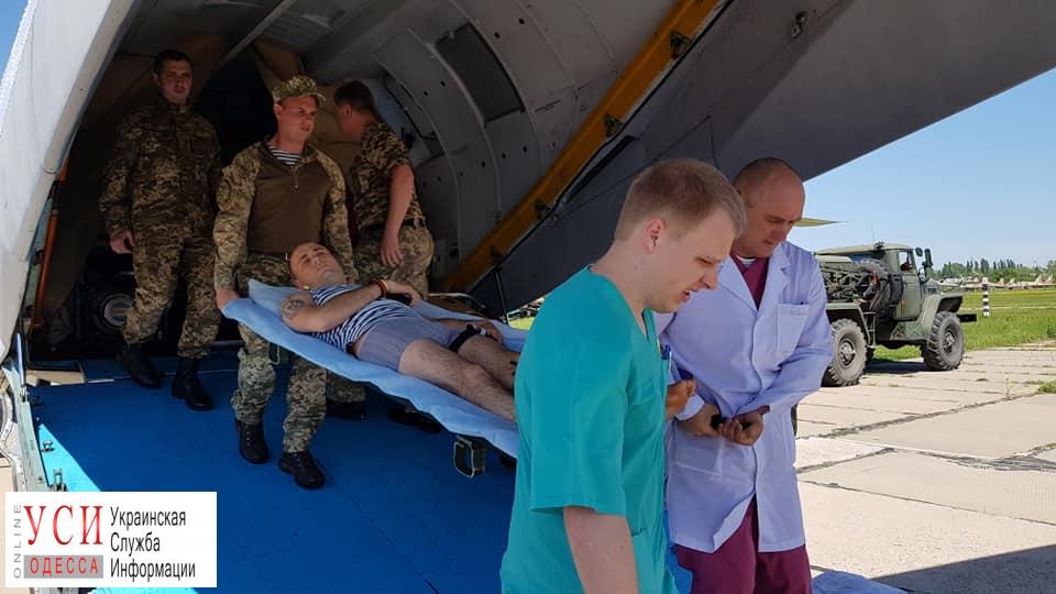 В Одессу прибыл самолет с ранеными военными – впервые за полгода (фото) «фото»