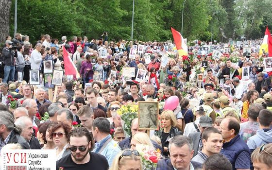 Возложить цветы на Аллею Славы пришло 15 тысяч одесситов «фото»