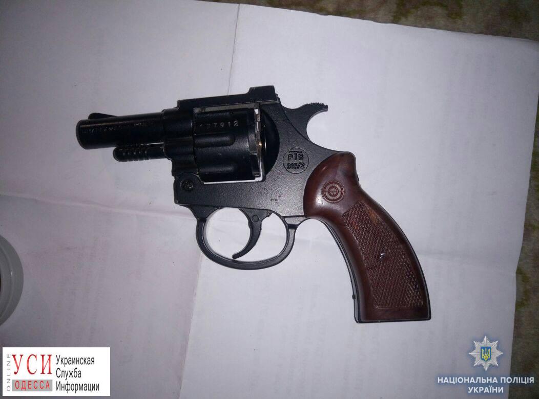 У жителя Измаила нашли револьвер, гранату и наркотики  (фото) «фото»