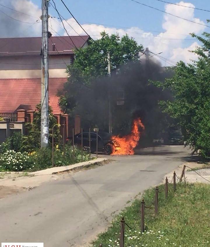 Сожженный автомобиль на Люстдорфской дороге принадлежал высокопоставленному чиновнику «фото»