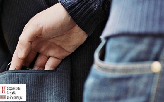 В Измаиле рецидивист обчищал карманы посетителей стадиона «фото»