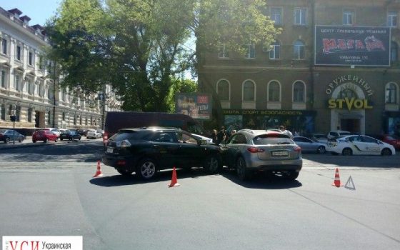 ДТП в центре Одессы парализовало движение трамваев (фото) «фото»