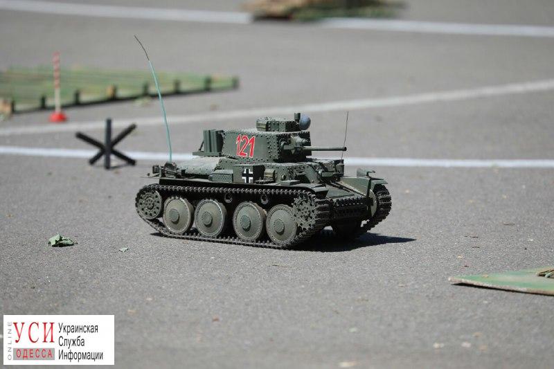 Немецкие “панцеры”, советские танки и “Абрамс”: в парке Шевченко соревновались радиоуправляемые модели (фоторепортаж) «фото»