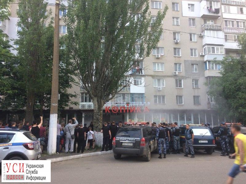 Одесский супермаркет дважды за неделю стал жертвой рейдерских атак «фото»
