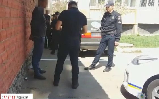 Двое мужчин ограбили одессита и угнали его машину(фото) «фото»