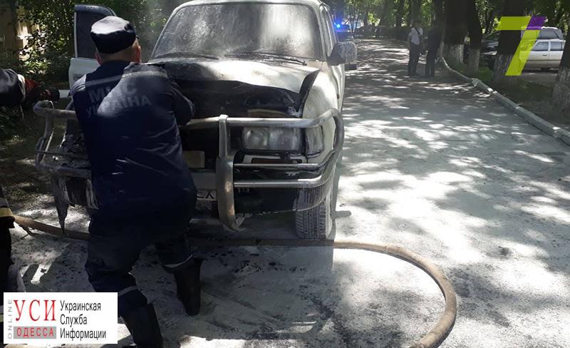 В Одессе подожгли автомобиль главврача санатория “Чкаловский”: злоумышленники в розыске (фото) «фото»