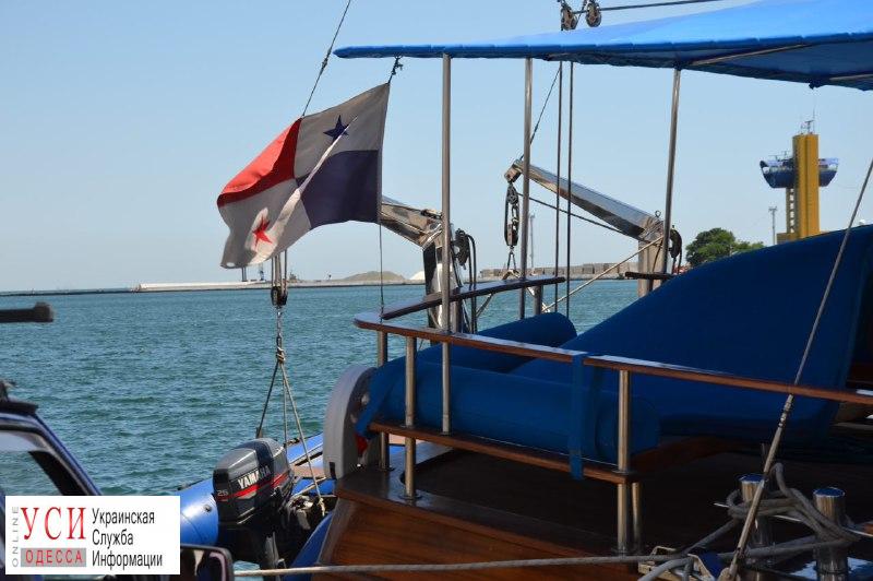 Одесса с моря: отдыхающим предлагают прокатиться на морских трамвайчиках и даже элитных яхтах (фото) «фото»
