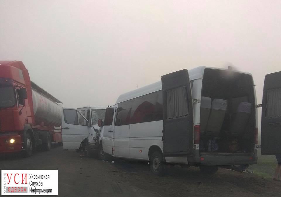 В Одесской области грузовик влетел в маршрутку: 10 пострадавших и погибший «фото»