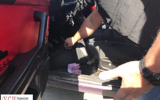 В Одессе задержали экоинспектора, который брал дань с рыбаков (фото) usionline.com В Одессе задержали экоинспектора, который брал дань с рыбаков (фото) «фото»