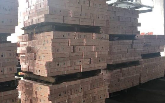 Более 5 тысяч пар обуви известных брендов пытались незаконно провезти через Одесский порт (фото) usionline.com Более 5 тысяч пар обуви известных брендов пытались незаконно провезти через Одесский порт (фото) «фото»