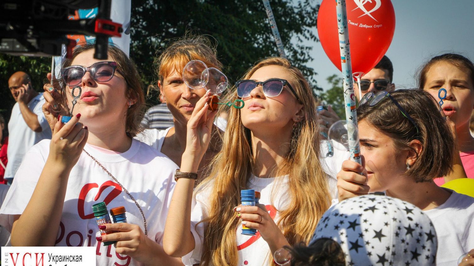 По Одессе прошел парад мыльных пузырей (фото) «фото»