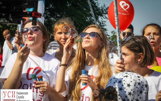 По Одессе прошел парад мыльных пузырей (фото) usionline.com По Одессе прошел парад мыльных пузырей (фото) «фото»