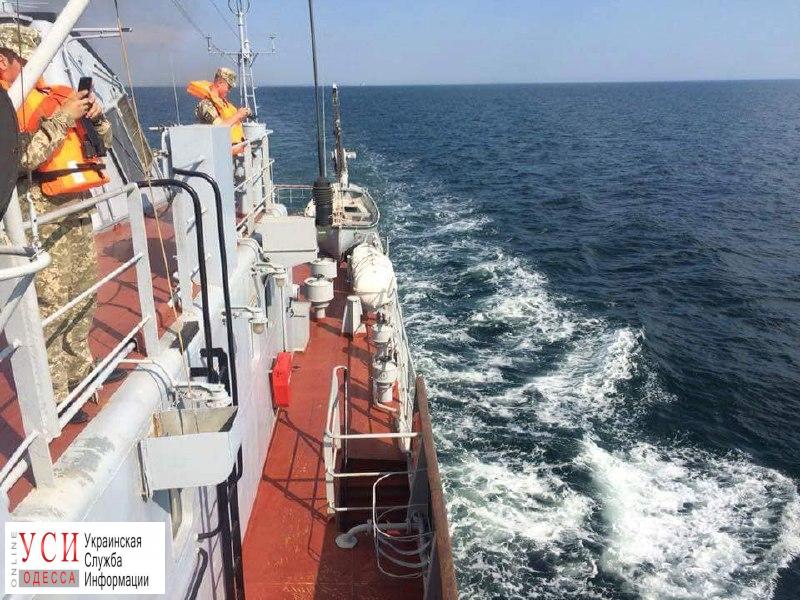 Первокурсники одесского Военно-морского лицея впервые вышли в море (фото) «фото»