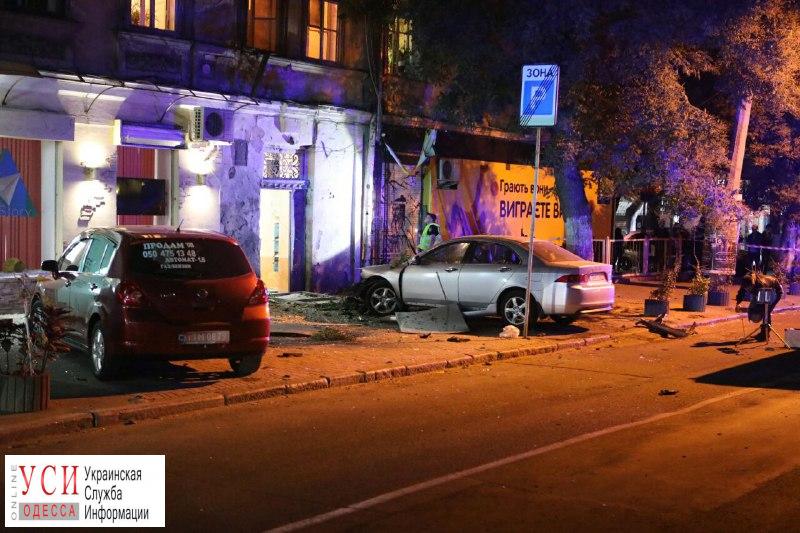 На Троицкой взорвали автомобиль руководителя охранной фирмы (фото) ОБНОВЛЯЕТСЯ «фото»