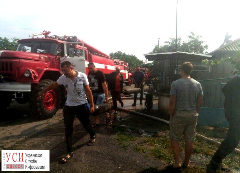 Масштабный пожар в Саврани: трое местных жителей с ожогами доставлены в больницу (фото) «фото»