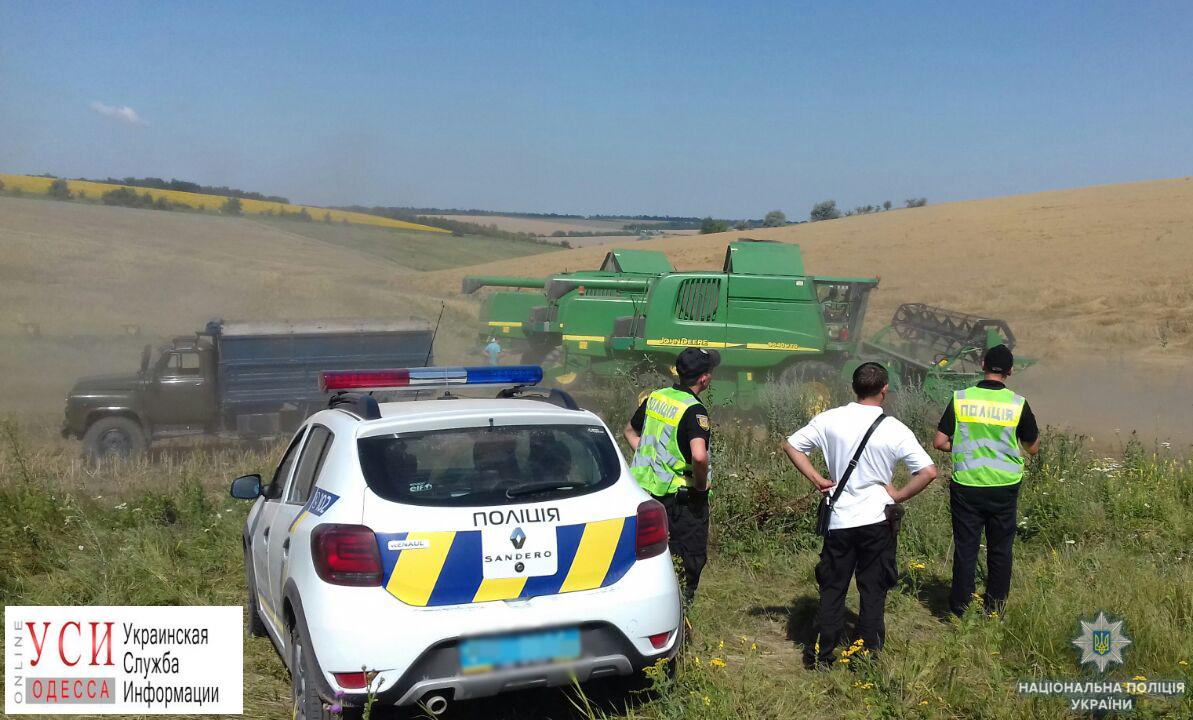 В Подольском районе фермеры переругались из-за урожая и убирают пшеницу под присмотром полиции (фото) «фото»
