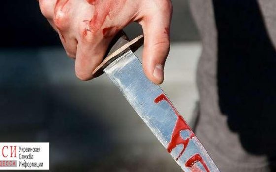 Мужчина получил ножевое ранение в шею на одесском вокзале «фото»