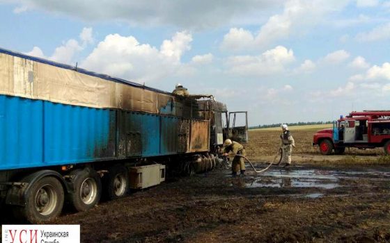 В Балтском районе загорелась фура с зерном (фото) usionline.com В Балтском районе загорелась фура с зерном (фото) «фото»
