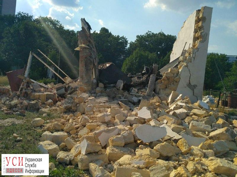 Взрыв на Французском бульваре разрушил здание (фото) «фото»