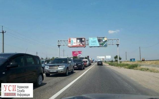 На въезде в Затоку образовалась километровая пробка (фото) usionline.com На въезде в Затоку образовалась километровая пробка (фото) «фото»
