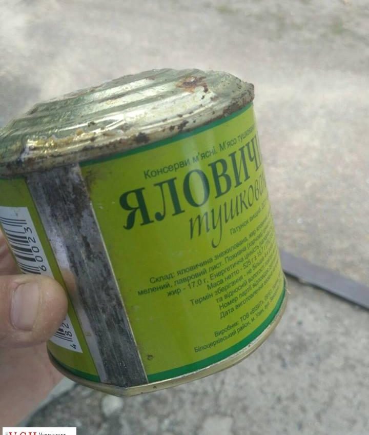 На военных складах в Одессе нашли тонны бракованных консервов (фото) «фото»