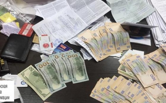 Одесская область: на взятке пойман начальник отдела полиции (фото) usionline.com Одесская область: на взятке пойман начальник отдела полиции (фото) «фото»