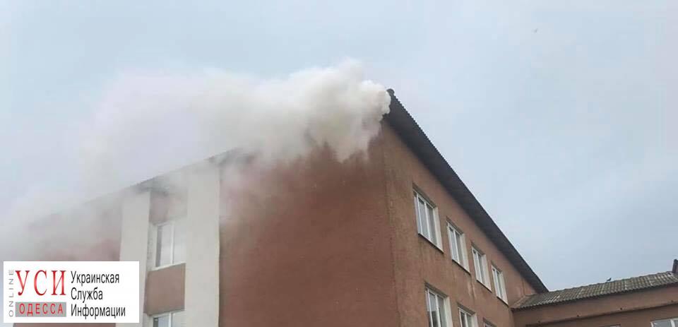 В Одесской области из-за удара молнии загорелась школа (фото) «фото»