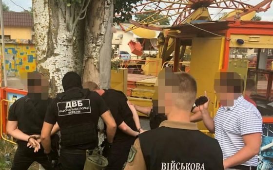 В Одессе задержан на взятке инспектор полиции (фото) usionline.com В Одессе задержан на взятке инспектор полиции (фото) «фото»