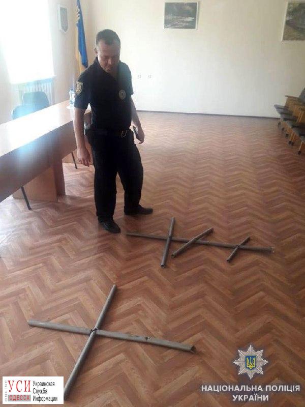 Полиция поймала расхитителя могил в Савранском районе: мужчина сдавал кресты на металлолом (фото) «фото»