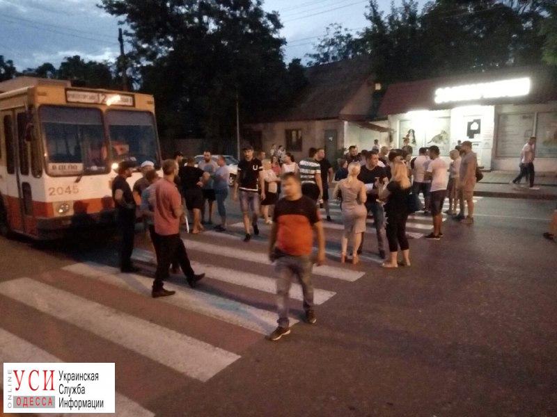 Протест на Толбухина: жители одесской области  требуют освободить подозреваемых в разбое из СИЗО (фото) «фото»