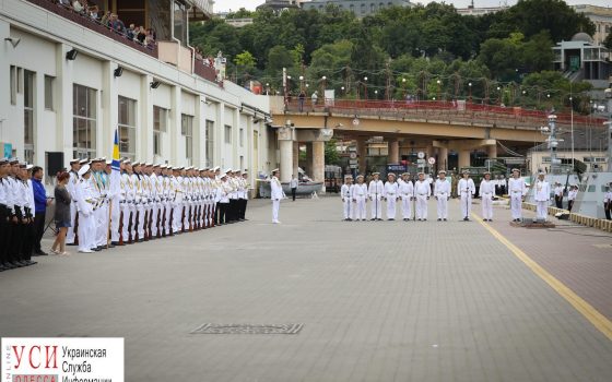 День ВМС в Одессе: приезд Полторака, парад кораблей и спортивные соревнования (фоторепортаж) usionline.com День ВМС в Одессе: приезд Полторака, парад кораблей и спортивные соревнования (фоторепортаж) «фото»