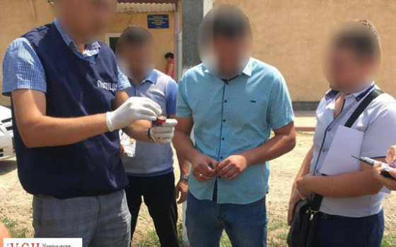 Руководителя общества содействия обороне Украины задержали на взятке (фото) «фото»
