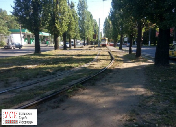 В Одессе пока не могут восстановить движение трамвая по Ицхака Рабина: нашли новые инженерные сети «фото»