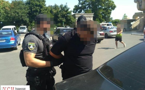 Офицер полиции из Черноморска попался на взятке (фото) «фото»