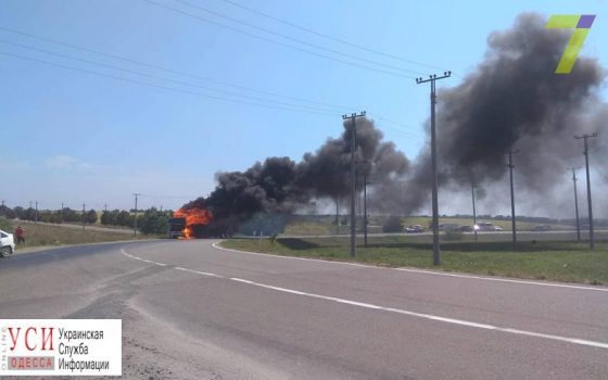 Возле рынка “7 километр” сгорела фура (фото, видео) «фото»