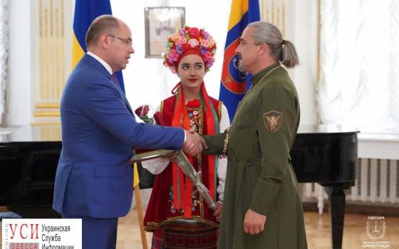 Одесские волонтеры получили президентское отличие “За гуманитарное участие в АТО” usionline.com Одесские волонтеры получили президентское отличие “За гуманитарное участие в АТО” «фото»