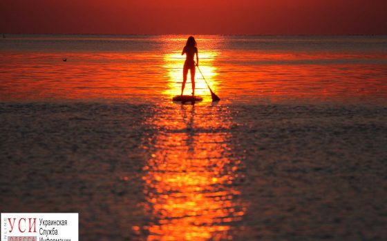 Яркое пламя над водой: рассветы уходящего лета в Одессе (фоторепортаж) «фото»