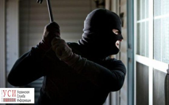 Подозреваемых в ограблении лотомаркета на 200 тысяч отпустили из-под стражи «фото»