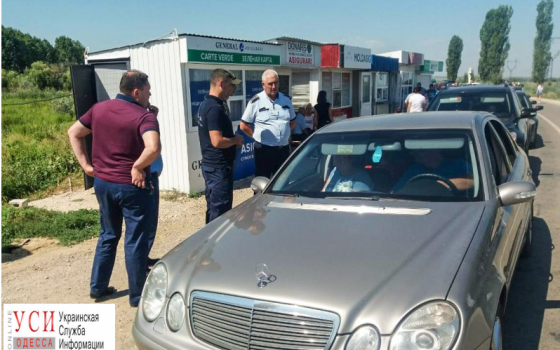 На границе с Молдовой не пропускают фуры и автобусы «фото»