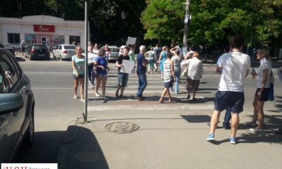 Люди перекрыли дорогу на Генерала Петрова (фото) «фото»