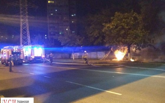 Подробности ночного пожара в Одессе: сгорели 7 МАФов «фото»