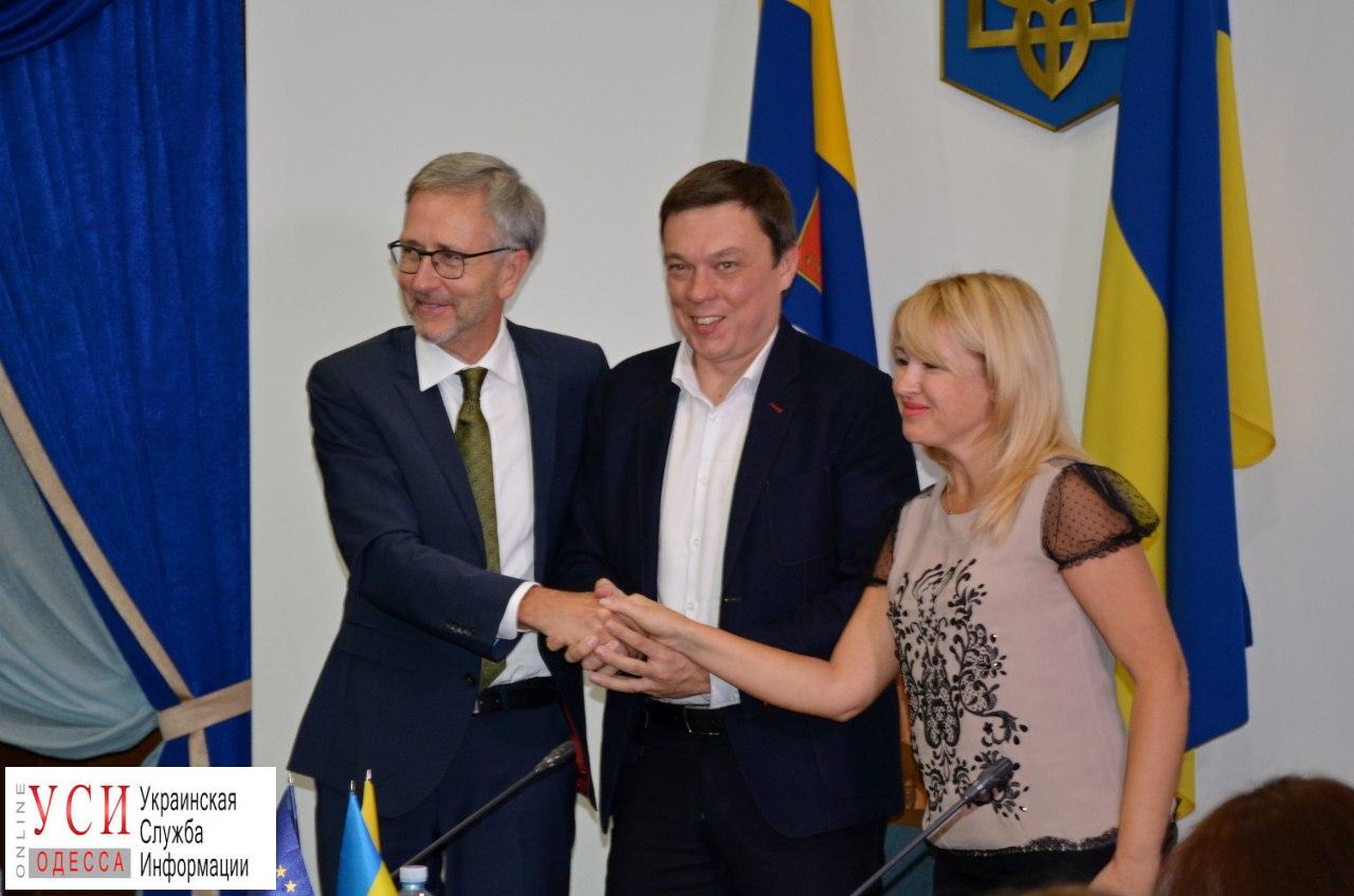 Одесская ОГА подписала меморандум с нидерландским фондом об услугах раннего вмешательства (фото) «фото»