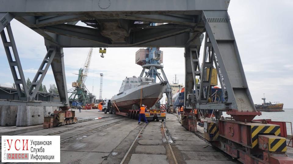 Усиление на Азовском море: два бронекатера перебросили из Одессы в Бердянск по железной дороге (фото) «фото»