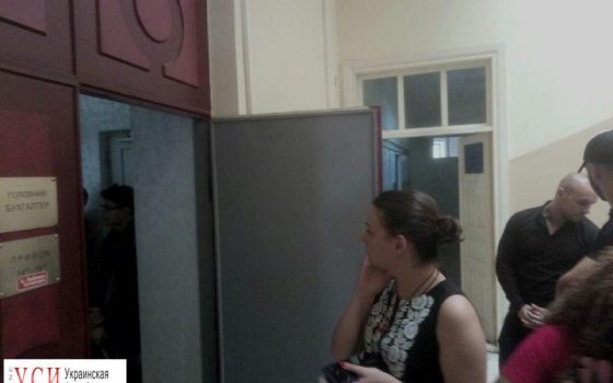 Бухгалтерию Медина заблокировали сторонники Запорожана: преподаватели и студенты рискуют остаться без денег (фото) ОБНОВЛЕНО «фото»